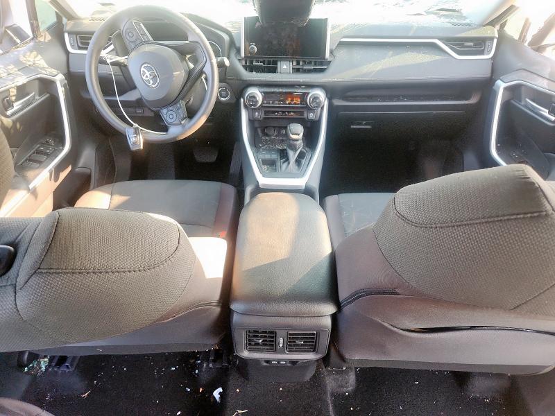 2T3W1RFV0RC288675 - 2024 TOYOTA RAV4 XLE WHITE photo 8