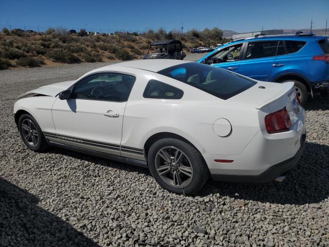 1ZVBP8AM6C5228450 - 2012 FORD MUSTANG WHITE photo 2