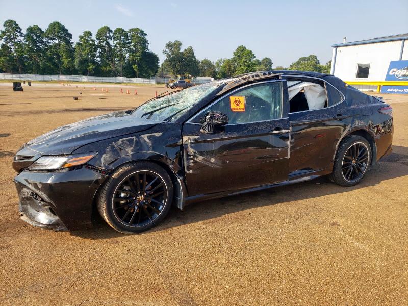 2022 TOYOTA CAMRY XSE, 