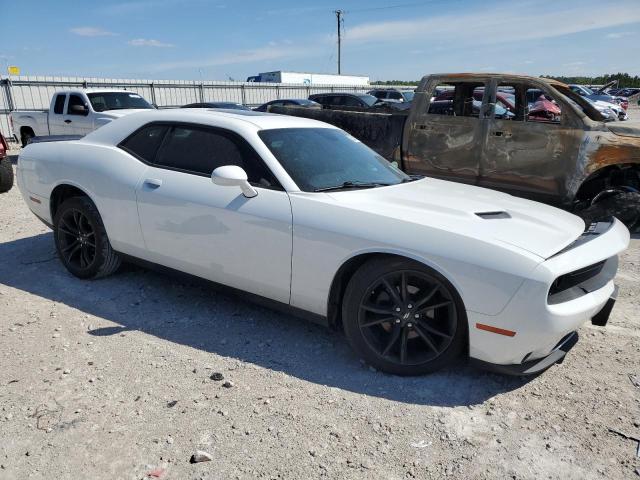 2C3CDZAG1HH651974 - 2017 DODGE CHALLENGER SXT WHITE photo 4