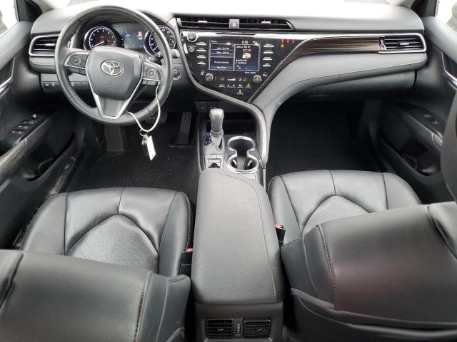 4T1F11AK2LU884447 - 2020 TOYOTA CAMRY XLE BLACK photo 8