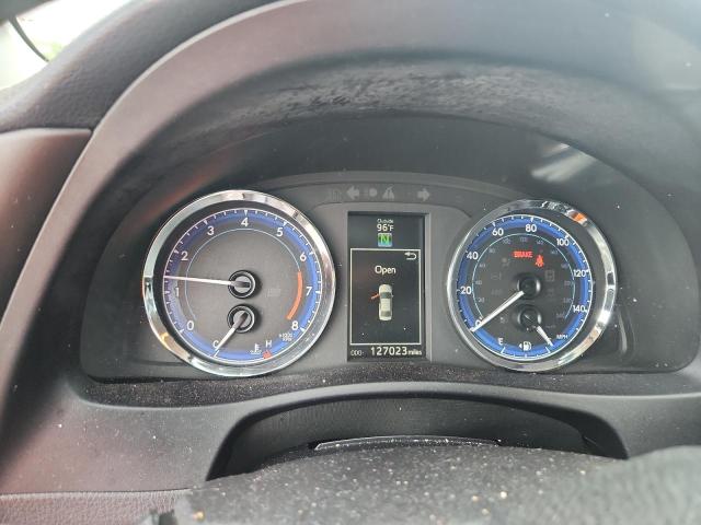 5YFBURHE6JP820950 - 2018 TOYOTA COROLLA L GRAY photo 9