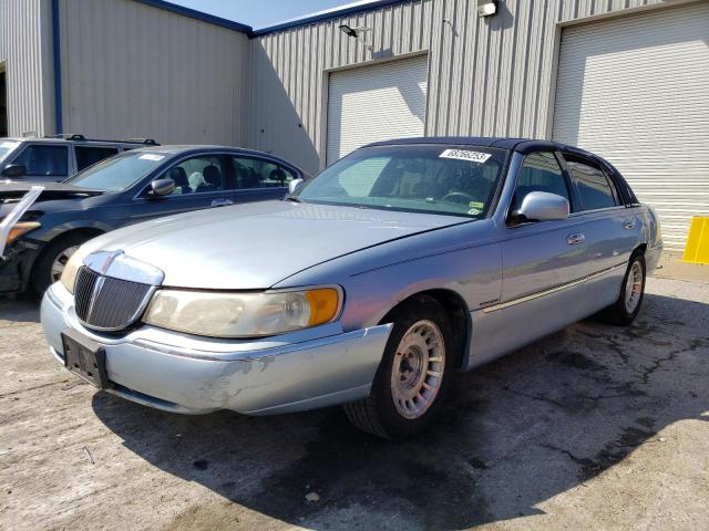 1LNFM81W6WY703432 - 1998 LINCOLN TOWN CAR EXECUTIVE BLUE photo 1