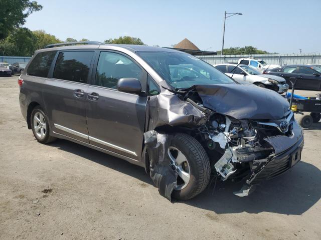 5TDKZ3DC7LS078264 - 2020 TOYOTA SIENNA LE GRAY photo 4