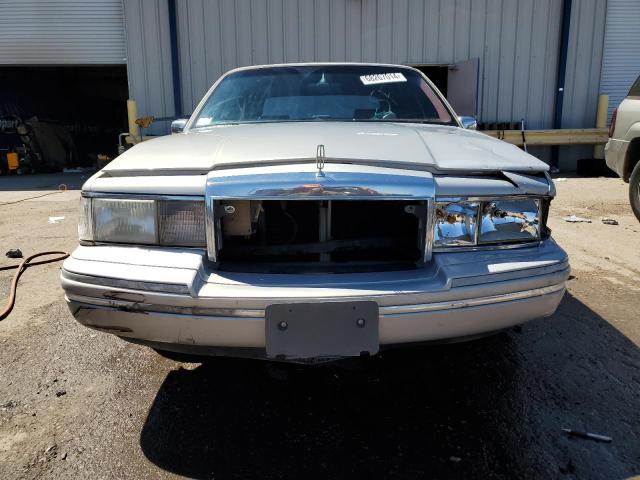 1LNLM81W9NY703247 - 1992 LINCOLN TOWN CAR EXECUTIVE SILVER photo 5