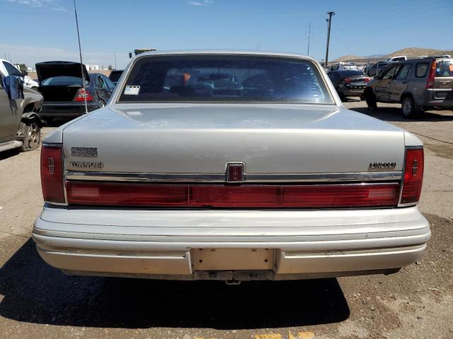 1LNLM81W9NY703247 - 1992 LINCOLN TOWN CAR EXECUTIVE SILVER photo 6