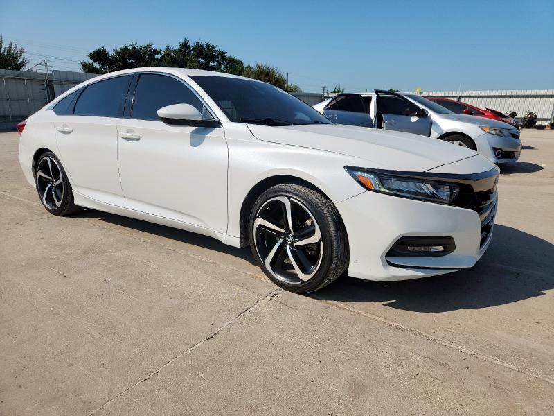 1HGCV1F34JA260694 - 2018 HONDA ACCORD SPORT WHITE photo 4