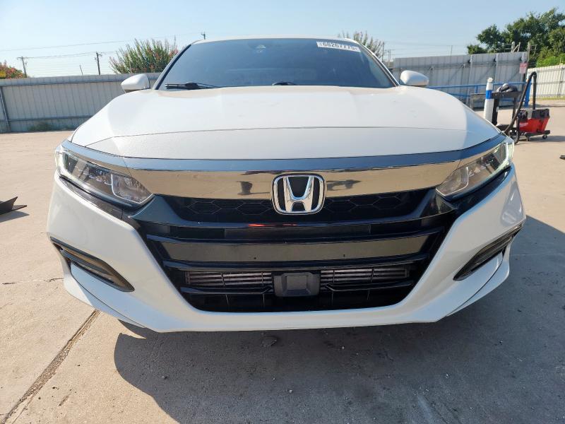 1HGCV1F34JA260694 - 2018 HONDA ACCORD SPORT WHITE photo 5