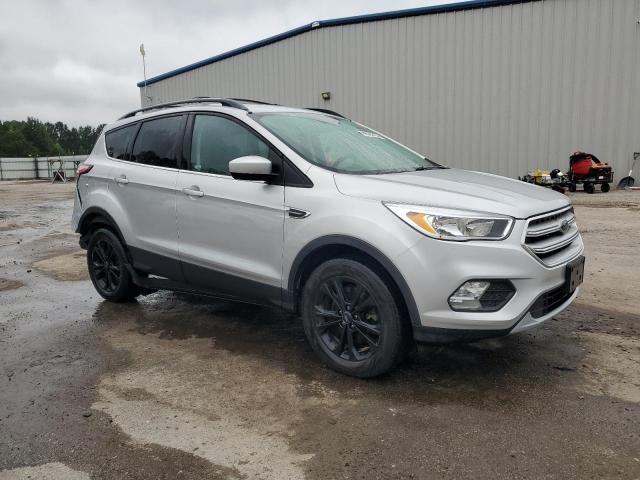 1FMCU9GD2JUD53618 - 2018 FORD ESCAPE SE ვერცხლისფერი ფოტო 4