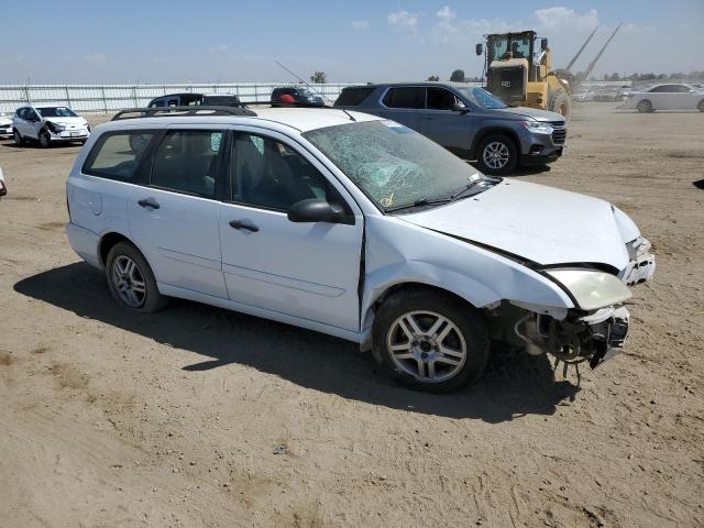 1FAFP36N06W174303 - 2006 FORD FOCUS ZXW WHITE photo 4