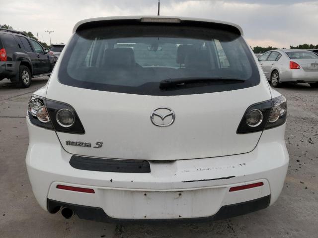 JM1BK343881862896 - 2008 MAZDA 3 HATCHBACK WHITE photo 6