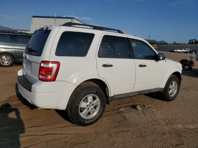 1FMCU93719KA60364 - 2009 FORD ESCAPE XLT WHITE photo 3