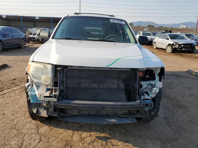 1FMCU93719KA60364 - 2009 FORD ESCAPE XLT WHITE photo 5