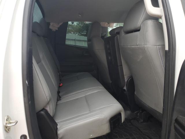 5TFUM5F11HX073917 - 2017 TOYOTA TUNDRA DOUBLE CAB SR/SR5 WHITE photo 10