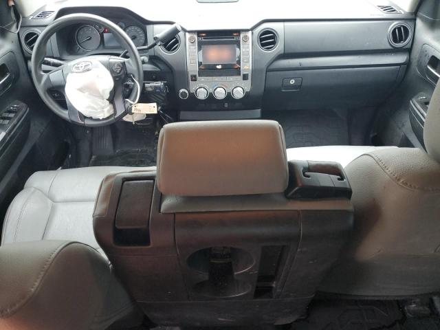 5TFUM5F11HX073917 - 2017 TOYOTA TUNDRA DOUBLE CAB SR/SR5 WHITE photo 8