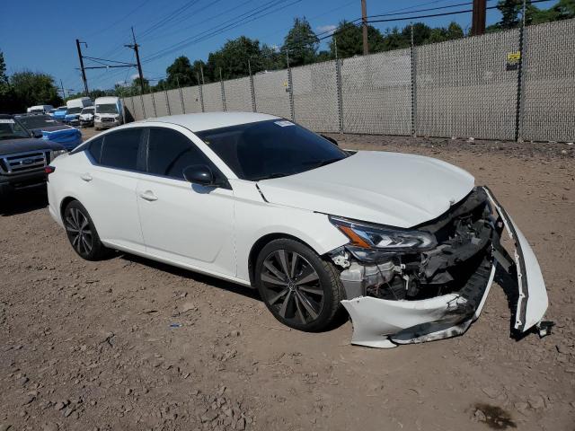 1N4BL4CV1KC188680 - 2019 NISSAN ALTIMA SR Beyaz fotoğraf 4