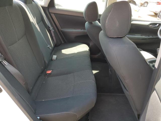 3N1AB7AP4JY234655 - 2018 NISSAN SENTRA S WHITE photo 10