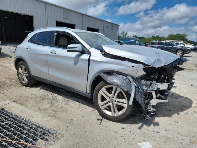 WDCTG4EB4LU023430 - 2020 MERCEDES-BENZ GLA 250 SILVER photo 4