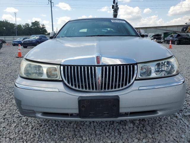 1LNHM81W21Y722870 - 2001 LINCOLN TOWN CAR EXECUTIVE Արծաթագույն լուսանկար 5