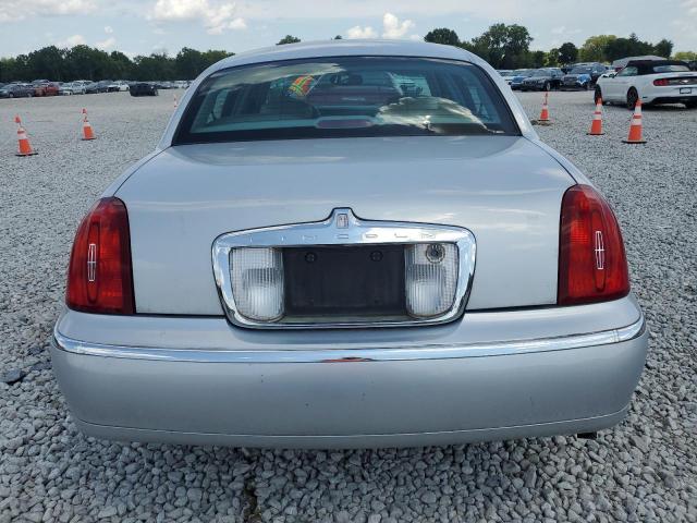 1LNHM81W21Y722870 - 2001 LINCOLN TOWN CAR EXECUTIVE Արծաթագույն լուսանկար 6