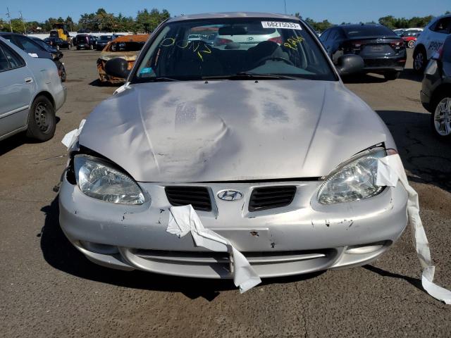 KMHJF25FXXU857677 - 1999 HYUNDAI ELANTRA BASE SILVER photo 5