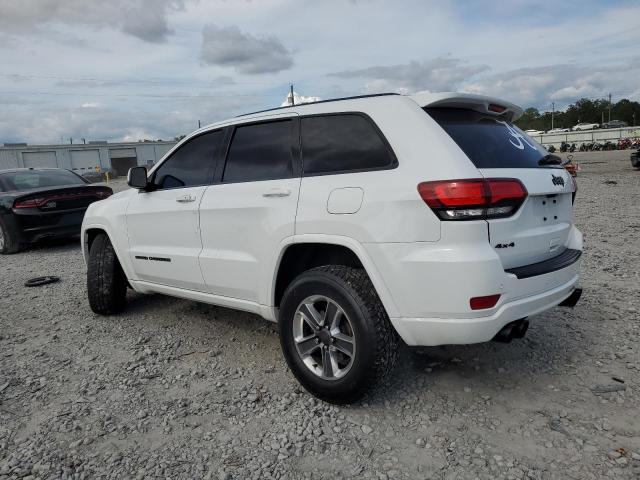 1C4RJFAG6JC188512 - 2018 JEEP GRAND CHER LAREDO WHITE photo 2