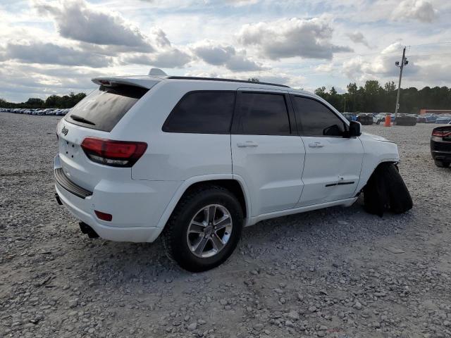 1C4RJFAG6JC188512 - 2018 JEEP GRAND CHER LAREDO WHITE photo 3