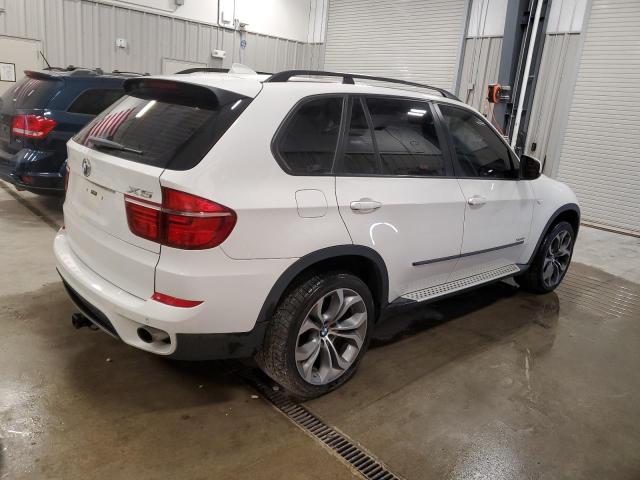 5UXZV4C51D0G56836 - 2013 BMW X5 XDRIVE35I WHITE photo 3