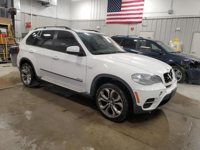 5UXZV4C51D0G56836 - 2013 BMW X5 XDRIVE35I WHITE photo 4