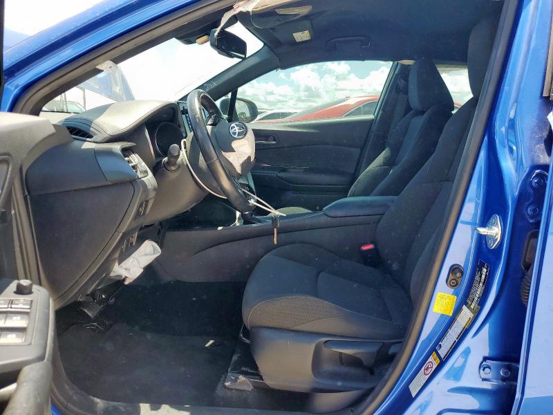 NMTKHMBX3JR015964 - 2018 TOYOTA C-HR XLE أزرق صورة 7