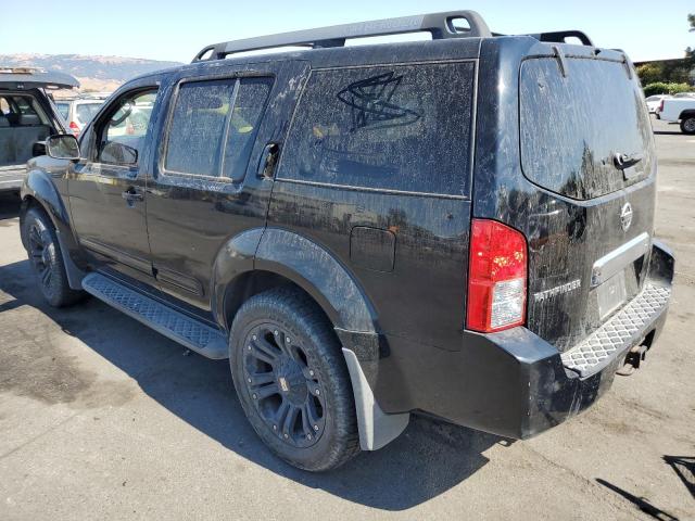 5N1AR18U85C720946 - 2005 NISSAN PATHFINDER LE 黑色 照片 2