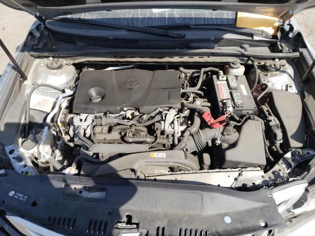 4T1B11HK5JU105009 - 2018 TOYOTA CAMRY L SILVER photo 11