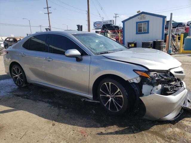 4T1B11HK5JU105009 - 2018 TOYOTA CAMRY L SILVER photo 4