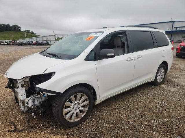2014 TOYOTA SIENNA XLE, 