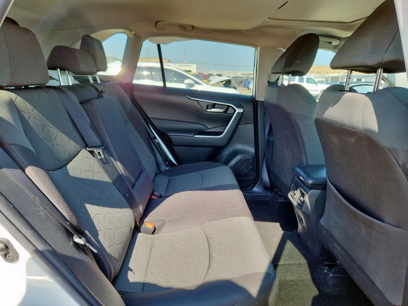 2T3W1RFV4NC196382 - 2022 TOYOTA RAV4 XLE WHITE photo 11