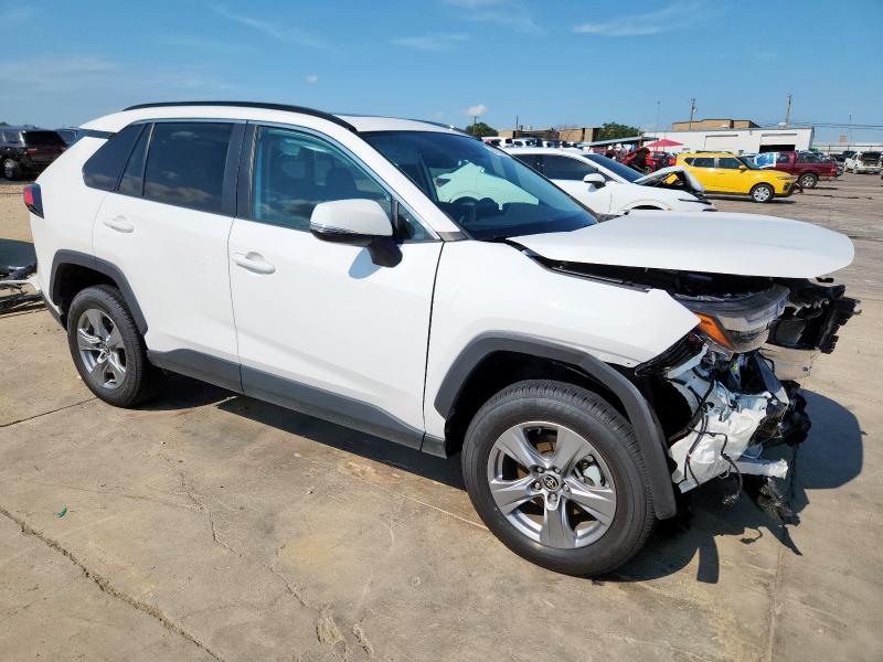 2T3W1RFV4NC196382 - 2022 TOYOTA RAV4 XLE WHITE photo 4