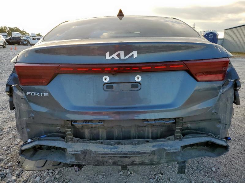 3KPF24AD7PE633786 - 2023 KIA FORTE LX CHARCOAL photo 6