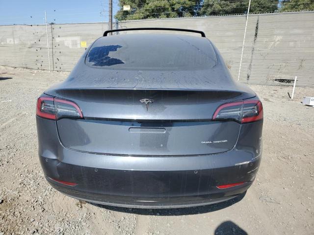 5YJ3E1EB8JF134997 - 2018 TESLA MODEL 3 Grau Foto 6