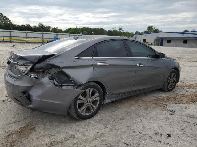 5NPEC4AC8DH667078 - 2013 HYUNDAI SONATA SE 灰色 照片 3
