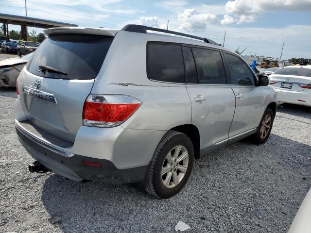 5TDZK3EH2BS046298 - 2011 TOYOTA HIGHLANDER BASE Сріблястий фото 3