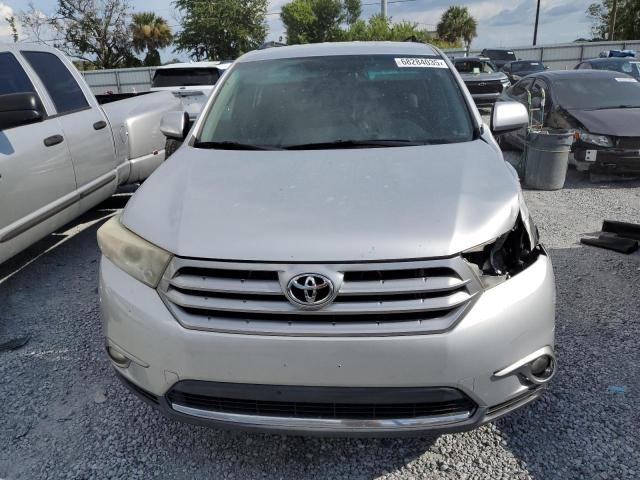 5TDZK3EH2BS046298 - 2011 TOYOTA HIGHLANDER BASE Сріблястий фото 5