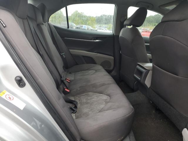4T1B11HK8KU237487 - 2019 TOYOTA CAMRY L SILVER photo 10