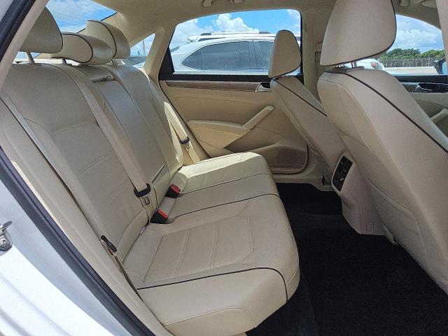 1VWBT7A30GC014245 - 2016 VOLKSWAGEN PASSAT SE Белый фото 10