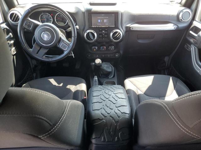 1C4BJWEG6FL560305 - 2015 JEEP WRANGLER U SAHARA SILVER photo 8