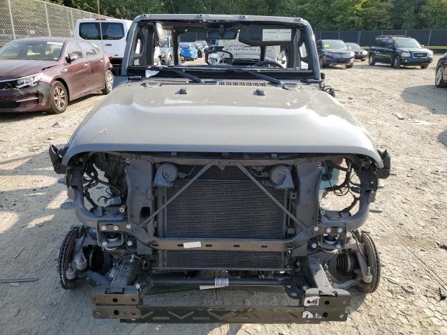 1C4JJXP61MW765581 - 2021 JEEP WRANGLER U SAHARA 4XE GRAY photo 5