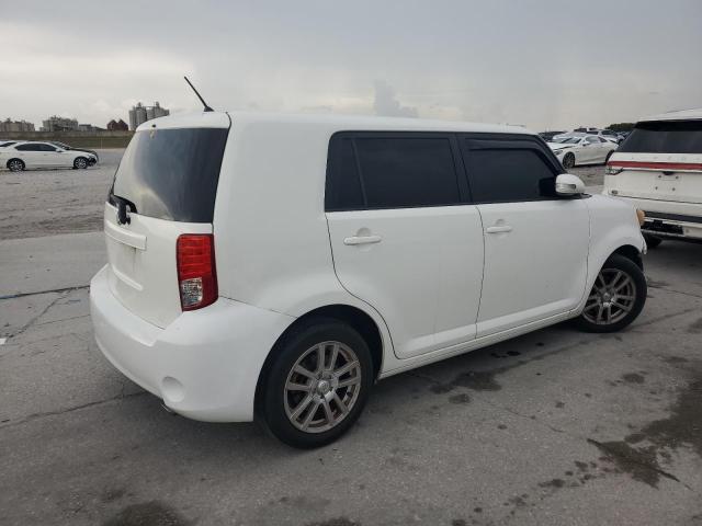 JTLZE4FE0CJ010470 - 2012 TOYOTA SCION XB WHITE photo 3