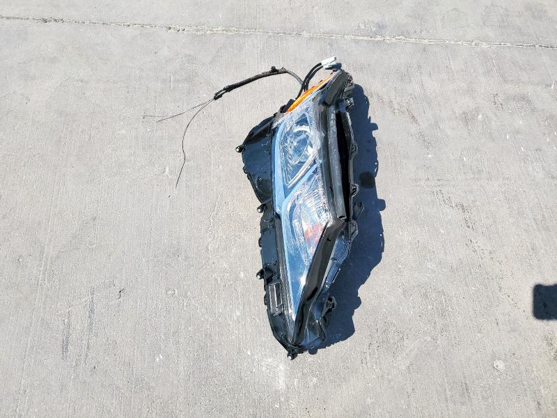 4T1B11HK3JU130104 - 2018 TOYOTA CAMRY L SILVER photo 12