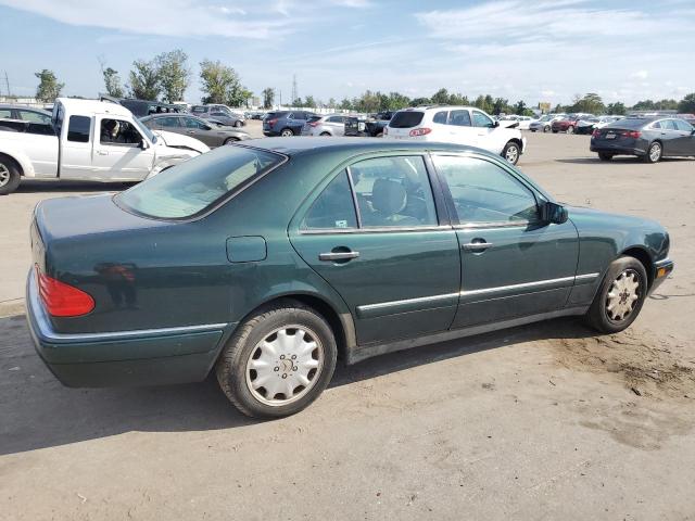 WDBJF82H7XX014370 - 1999 MERCEDES-BENZ E 320 4MATIC GREEN photo 3