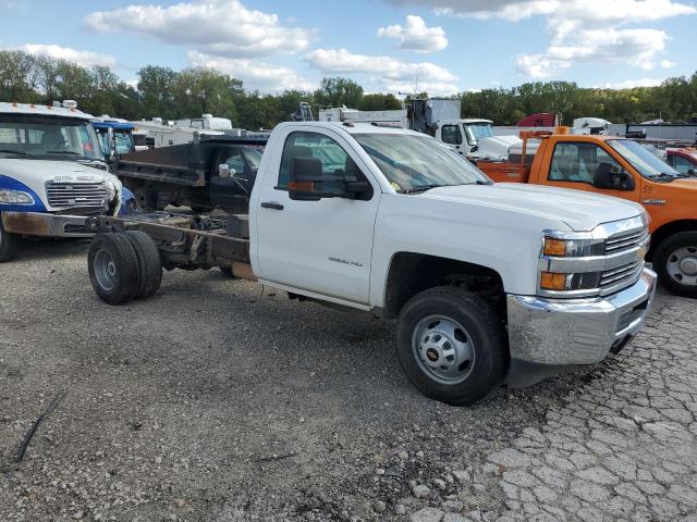 1GB3CYCGXHF225132 - 2017 CHEVROLET SILVERADO C3500 WHITE photo 4