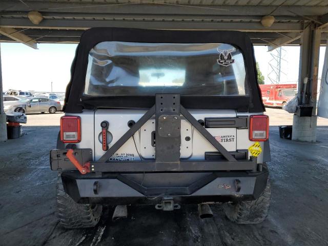 1C4BJWDG3JL899002 - 2018 JEEP WRANGLER UNLIMITED SPORT فضي صورة 6